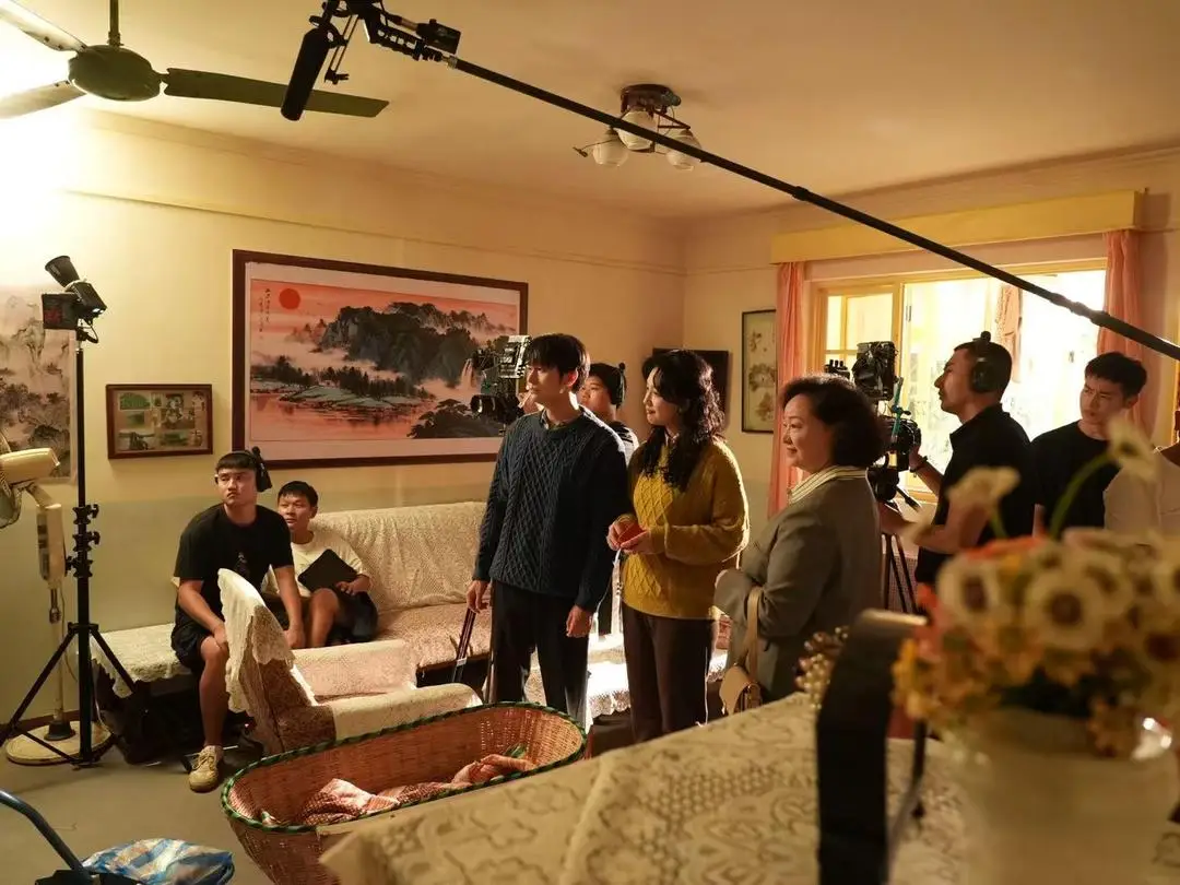  家里家外2 创作团队 全员回归 _家里家外2_家里家外2 续作 时代变化 家人爱 